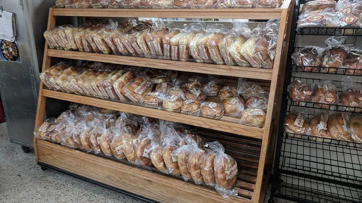 Bake 'n' flake – bakery in Woodlands, Glasgow